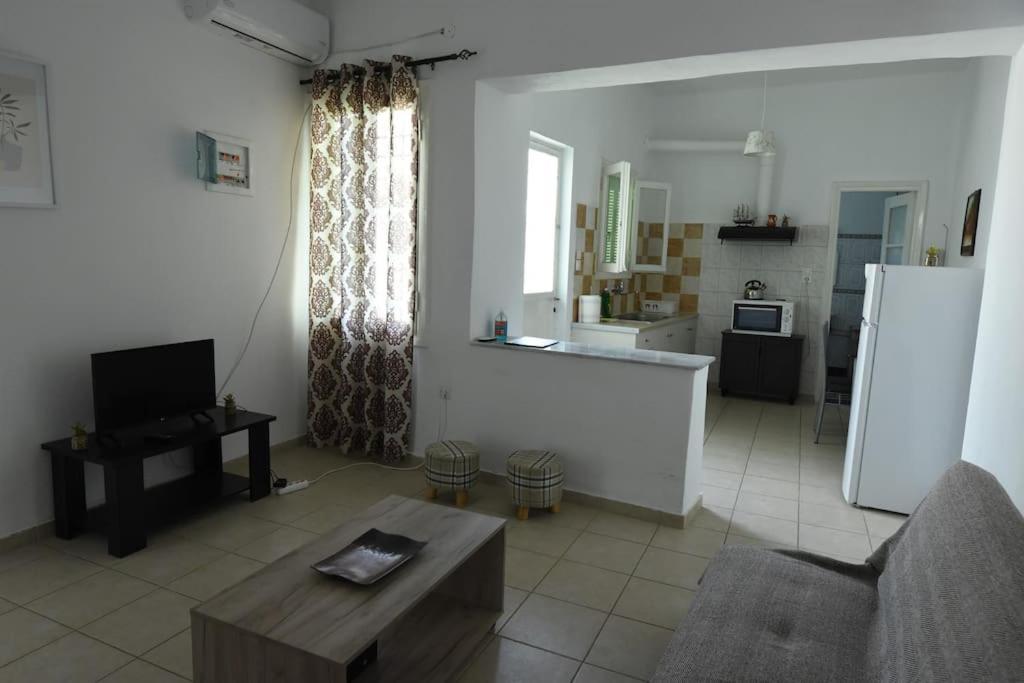 Hermes Apartment-2 Nafplio Bagian luar foto